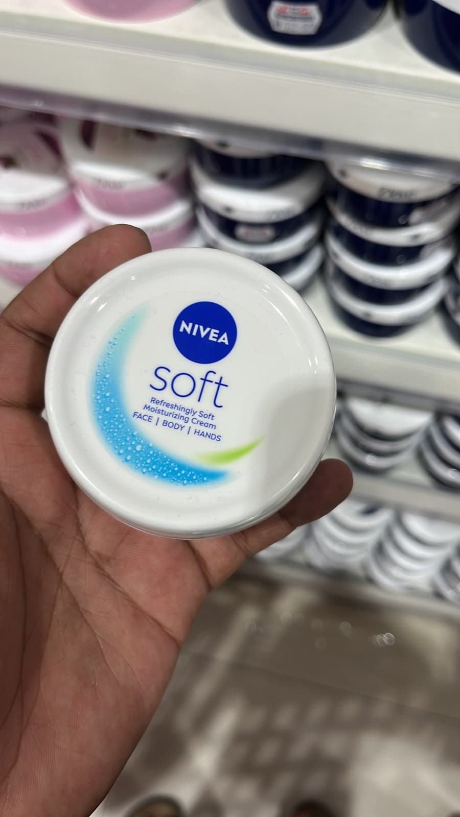 Nivea Soft Light Moisturising Cream